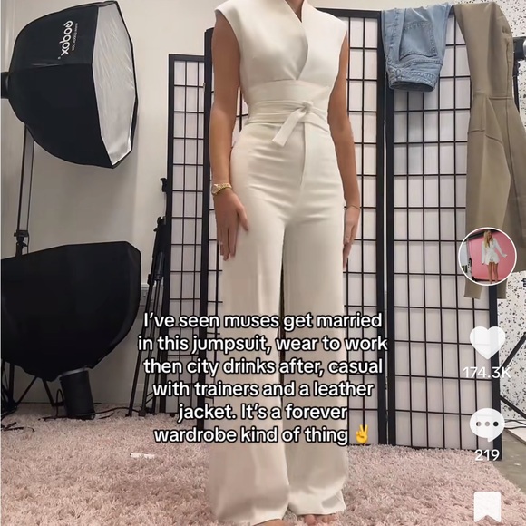 Jumper - as seen on TikTok. Size XL. - Picture 5 of 6